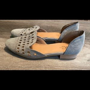 FFC New York microsuede Laser cut Lori flats. Size 8